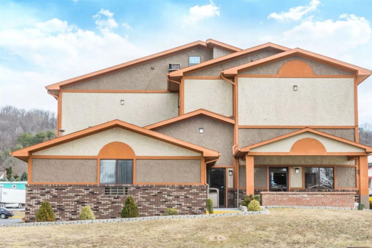 Super 8 By Wyndham Bedford Exterior foto