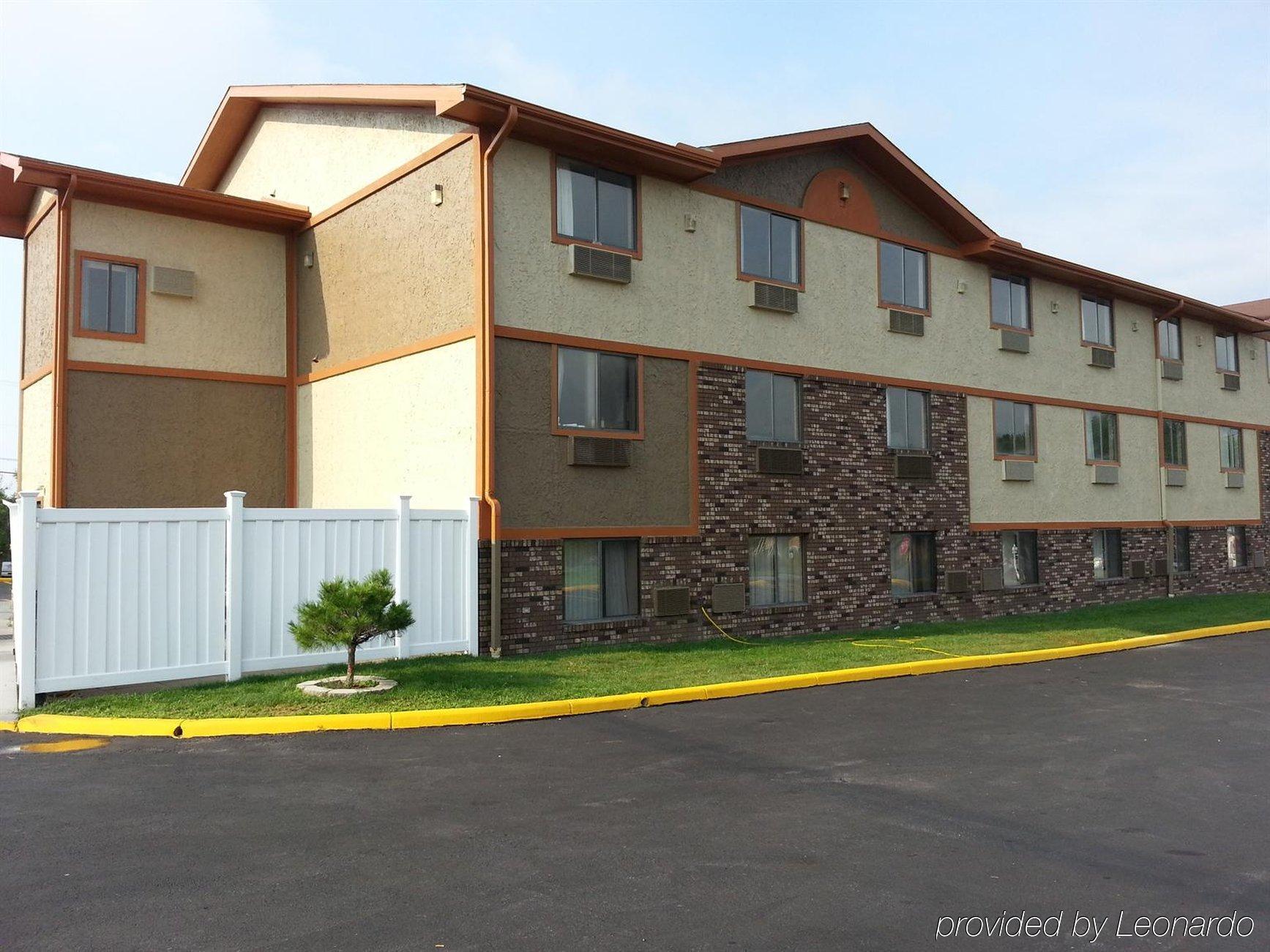 Super 8 By Wyndham Bedford Exterior foto