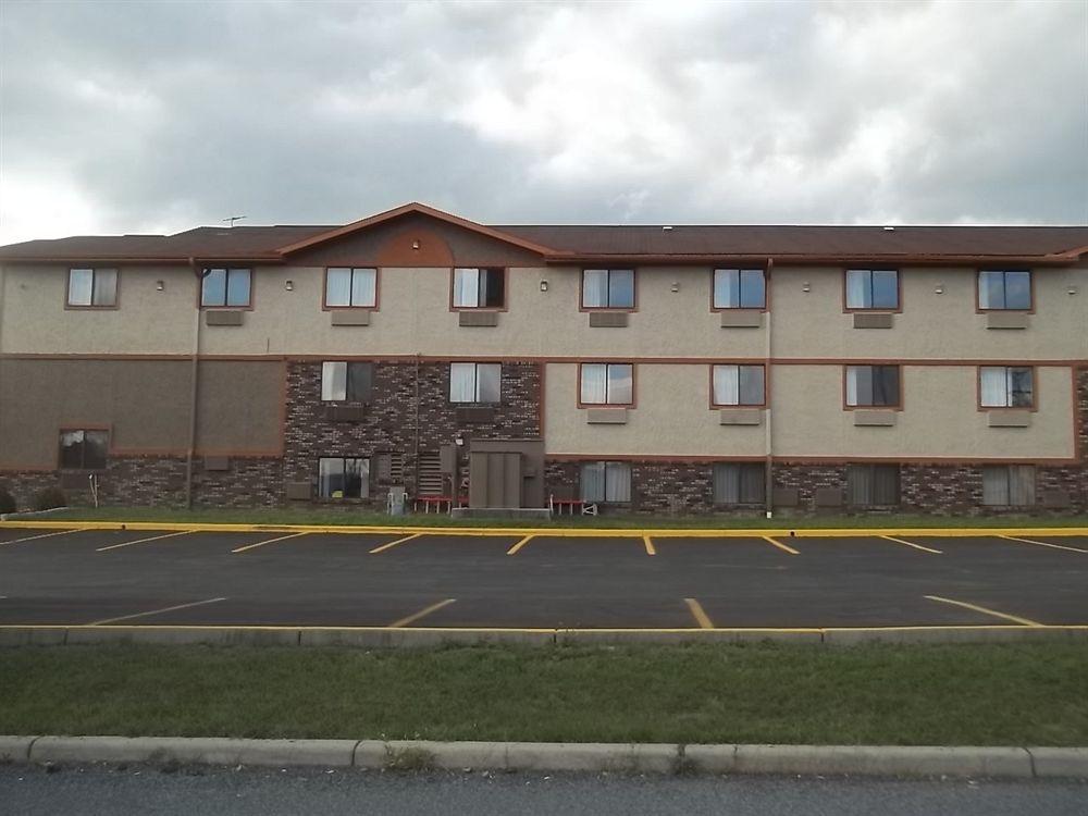 Super 8 By Wyndham Bedford Exterior foto