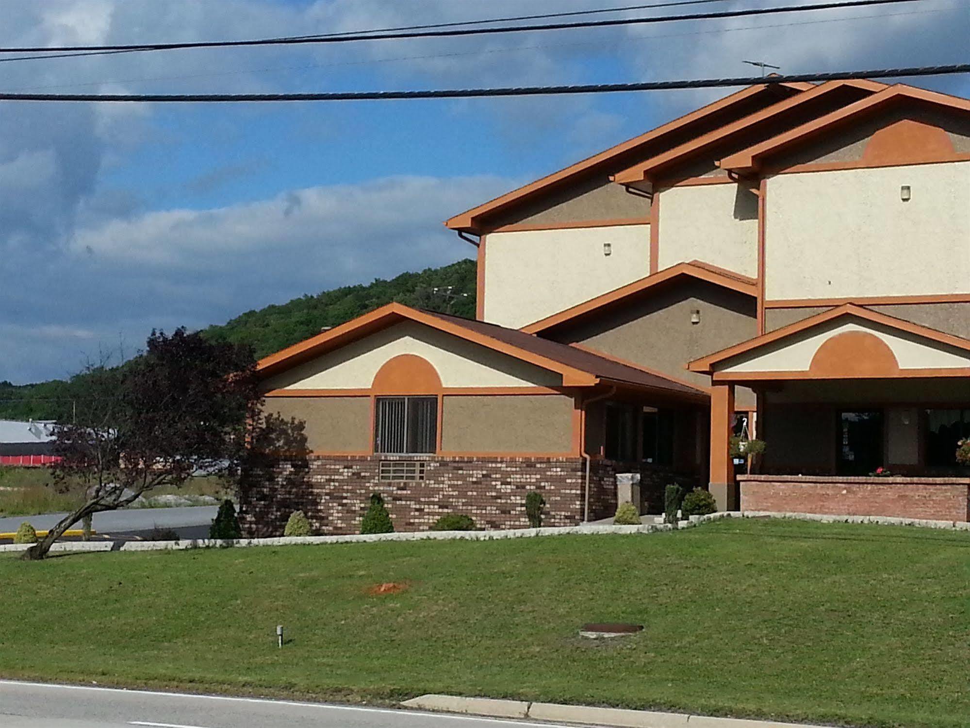 Super 8 By Wyndham Bedford Exterior foto