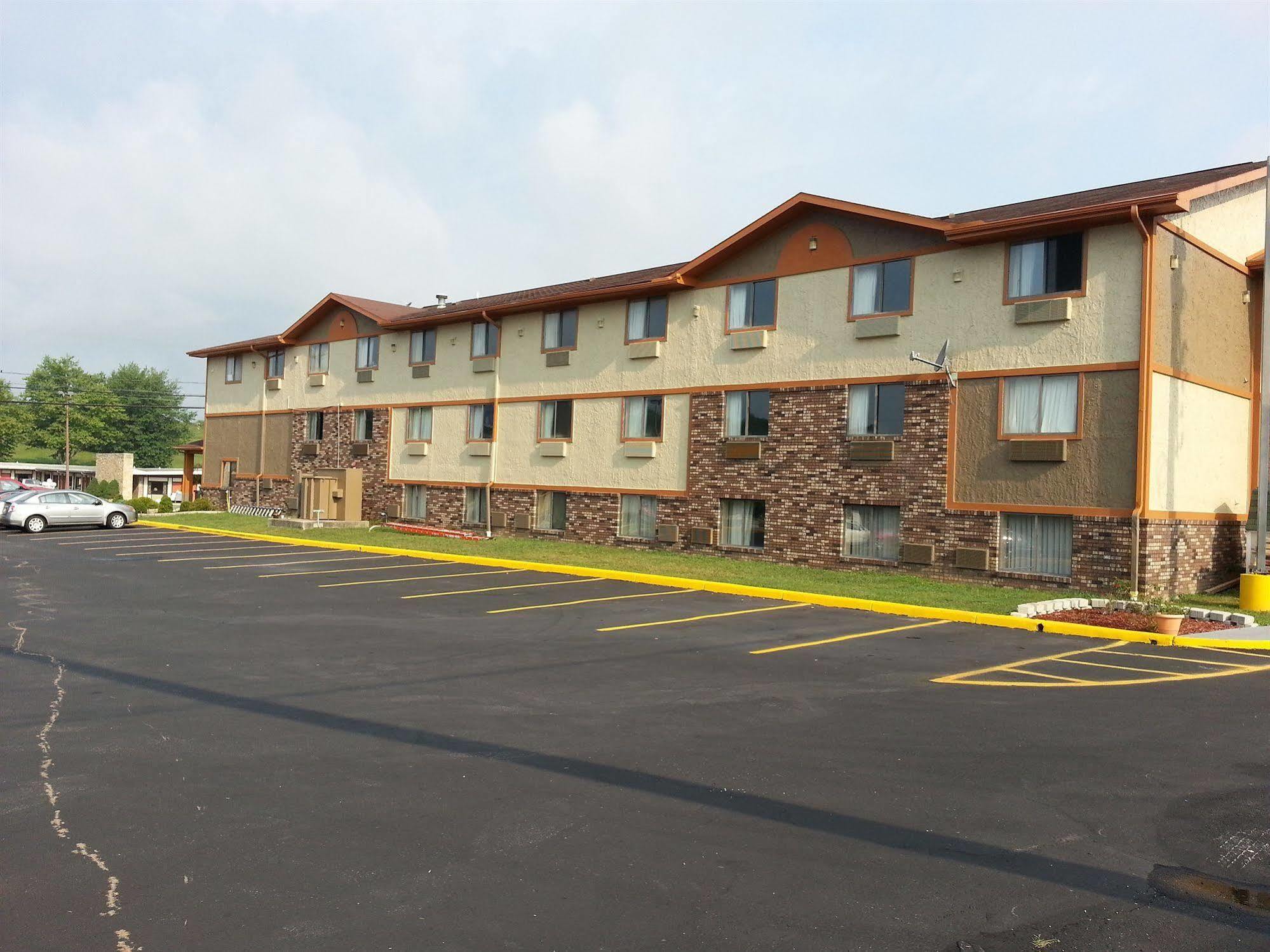 Super 8 By Wyndham Bedford Exterior foto