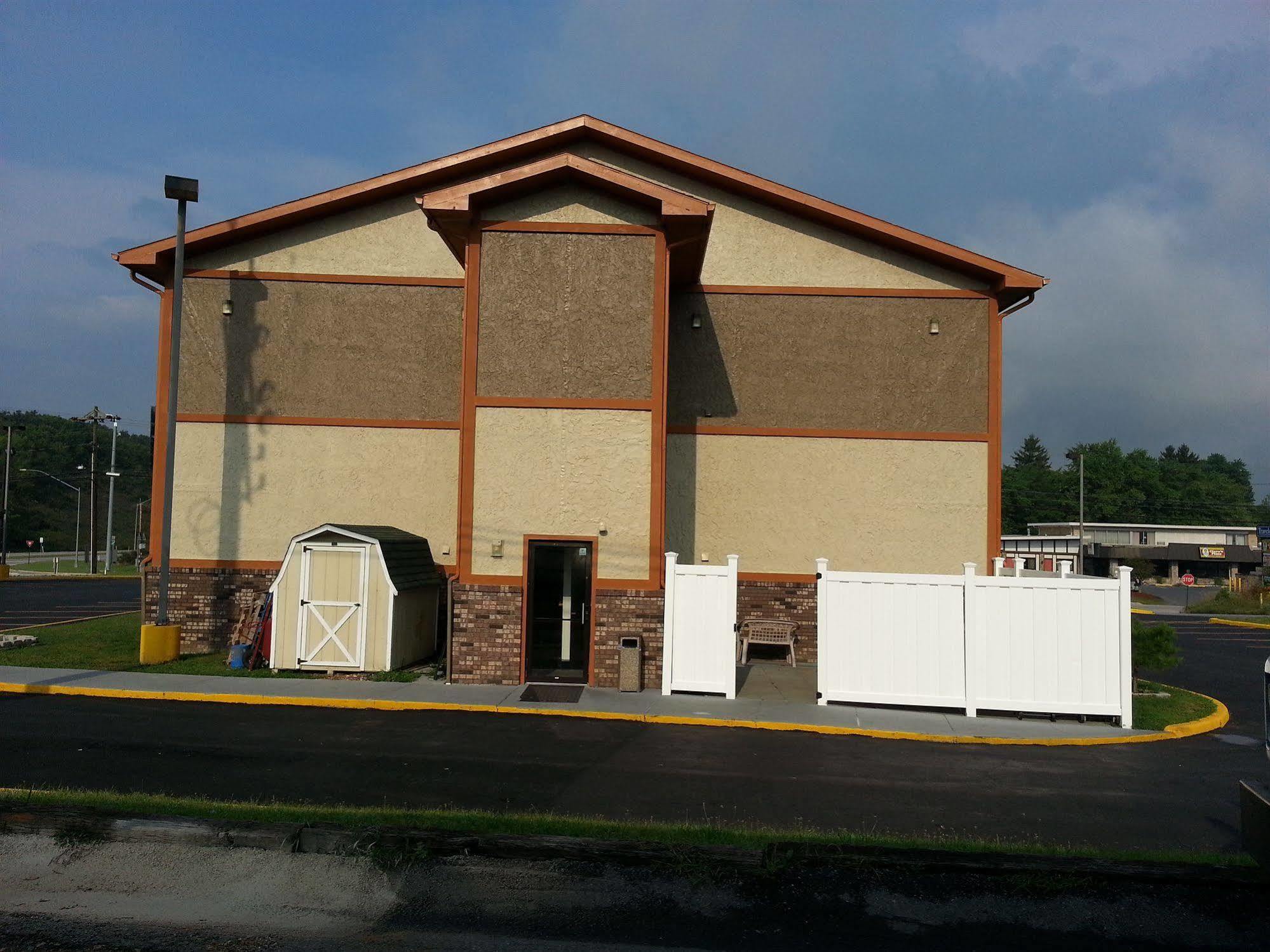 Super 8 By Wyndham Bedford Exterior foto